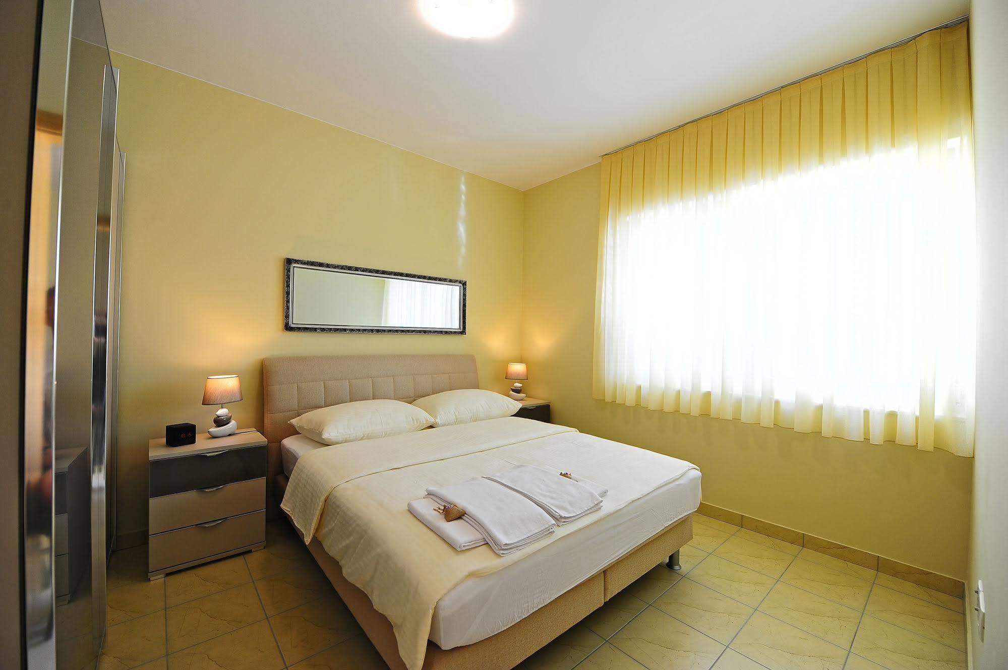 The One Resort Podstrana Exterior photo