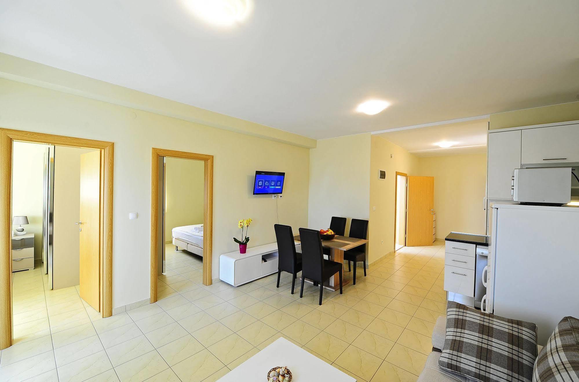 The One Resort Podstrana Exterior photo